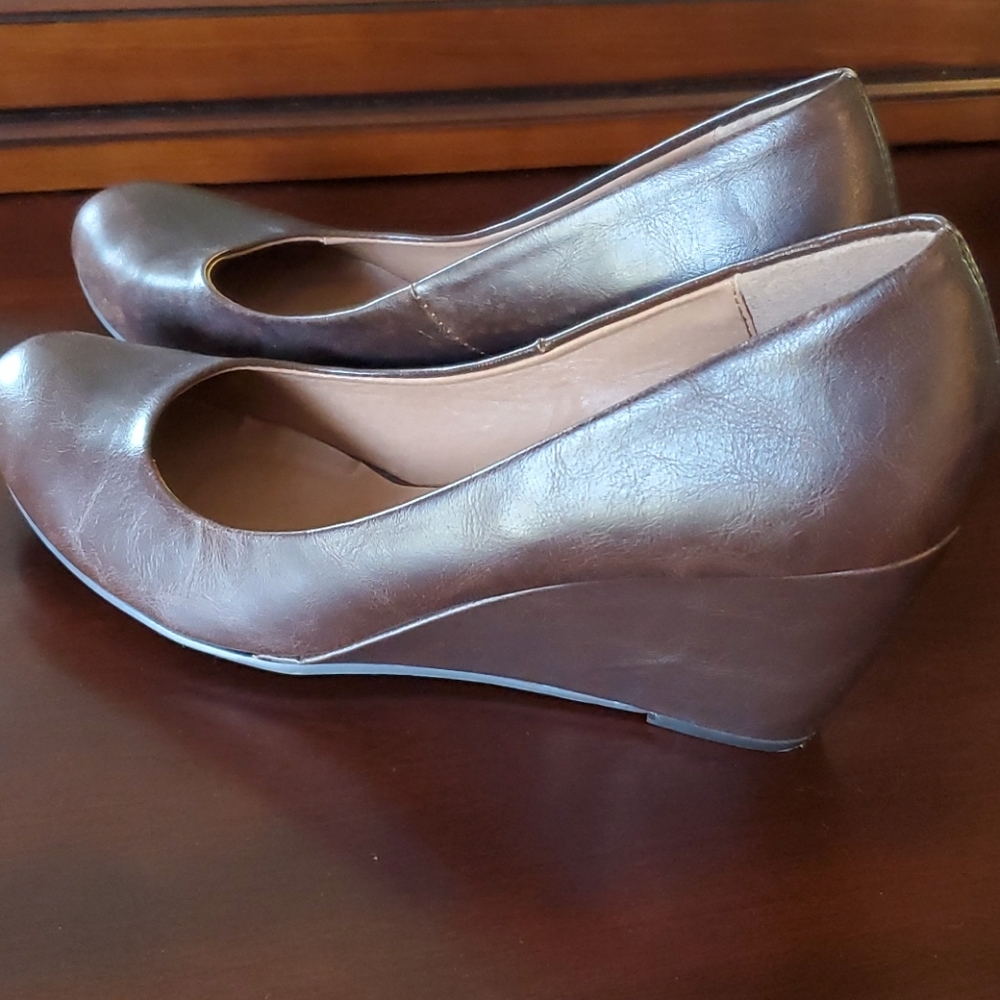 Size 10 Maurices Brown Wedges
